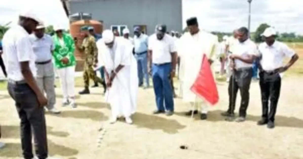 Former Chief of Army Staff, Lt.-Gen. Faruk Yahaya (rtd) in putting action at the practice range of the TYB-IGRCC, Abuja, during the commissioning ceremony of major facilities at the golf club on Friday.(PhotoCredit:NAN)